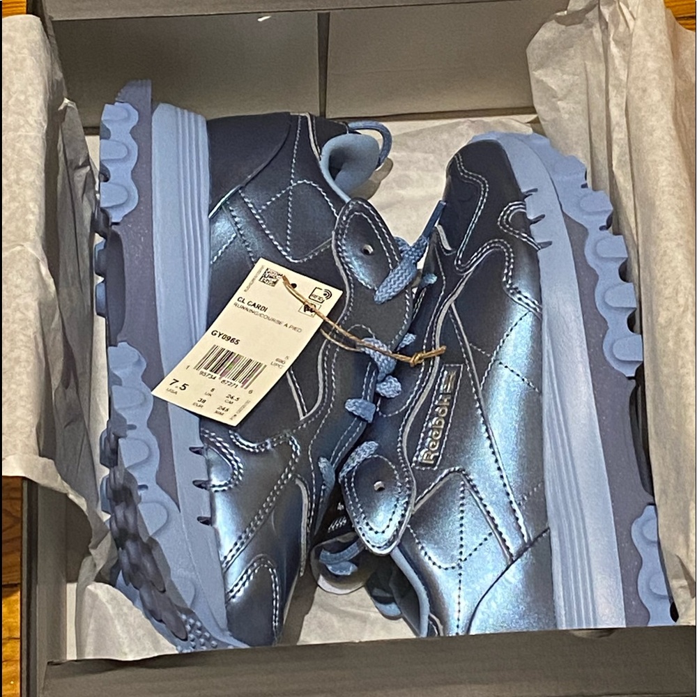 Cardi B Classic Leather Women's Shoes (Reebok) - Picture 3 of 4